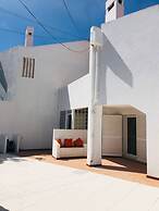 Remarkable 3-bed House in Albufeira