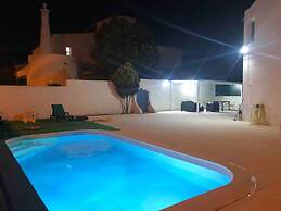 Remarkable 3-bed House in Albufeira