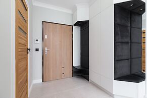 Lema Apartments by Renters Prestige