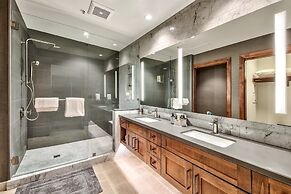 Luxury Three Bedroom Residence steps from Heavenly Village Book 7 Nigh