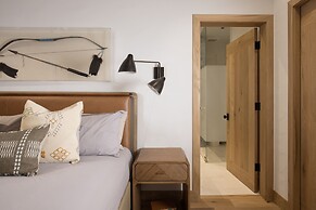 Vail Trails East #10a 3 Bedroom Condo by RedAwning