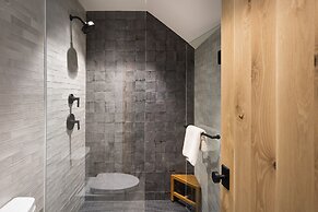 Vail Trails East #10a 3 Bedroom Condo by RedAwning