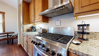 Snowcreek VI The Lodges 1127 3 Suites, Spacious with Mountain Views, P