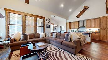 Snowcreek VI The Lodges 1127 3 Suites, Spacious with Mountain Views, P