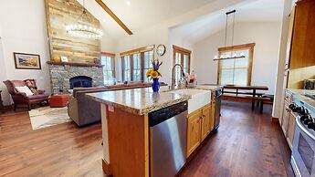 Snowcreek VI The Lodges 1127 3 Suites, Spacious with Mountain Views, P