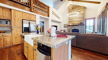 Snowcreek VI The Lodges 1127 3 Suites, Spacious with Mountain Views, P