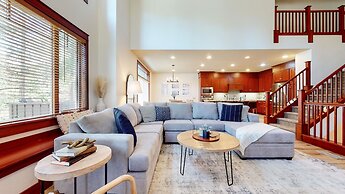 Timbers 15 Private Hot Tub, 2 Car Garage, Washer Dryer, Large Townhous