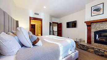 Timbers 15 Private Hot Tub, 2 Car Garage, Washer Dryer, Large Townhous