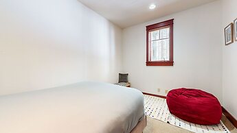 Timbers 15 Private Hot Tub, 2 Car Garage, Washer Dryer, Large Townhous