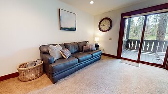 Timbers 15 Private Hot Tub, 2 Car Garage, Washer Dryer, Large Townhous