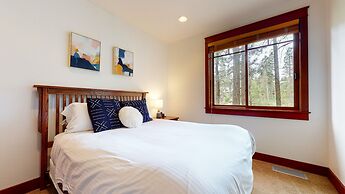 Timbers 15 Private Hot Tub, 2 Car Garage, Washer Dryer, Large Townhous