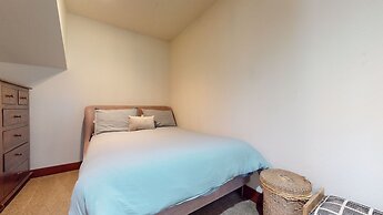 Timbers 15 Private Hot Tub, 2 Car Garage, Washer Dryer, Large Townhous