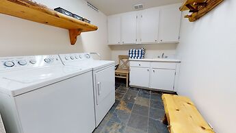 Timbers 15 Private Hot Tub, 2 Car Garage, Washer Dryer, Large Townhous