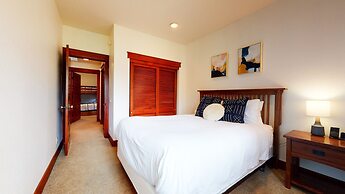 Timbers 15 Private Hot Tub, 2 Car Garage, Washer Dryer, Large Townhous