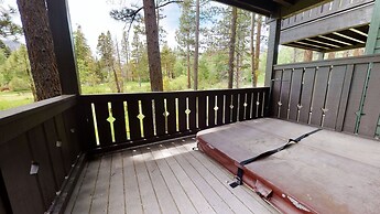 Timbers 15 Private Hot Tub, 2 Car Garage, Washer Dryer, Large Townhous