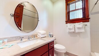 Timbers 15 Private Hot Tub, 2 Car Garage, Washer Dryer, Large Townhous