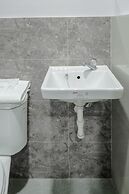 OYO 711 Goff's Place