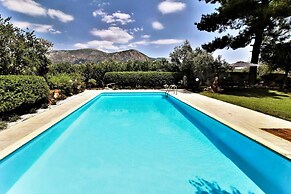 Beautiful Villa With Swimming Pool Near Nafplion