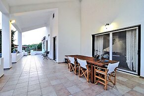 Beautiful Villa With Swimming Pool Near Nafplion