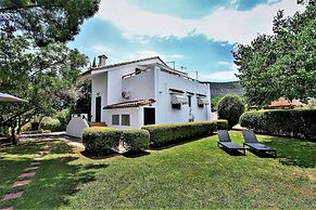 Beautiful Villa With Swimming Pool Near Nafplion