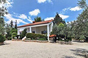Beautiful Villa With Swimming Pool Near Nafplion