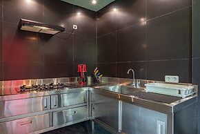 Hillside Lovina Studio