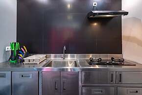 Hillside Lovina Studio