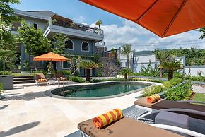 Hillside Lovina Studio