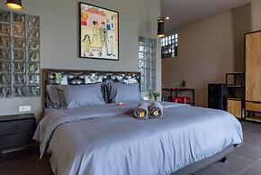 Hillside Lovina Studio