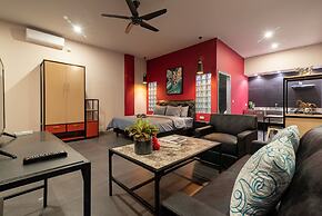 Hillside Lovina Studio