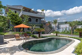 Hillside Lovina Studio