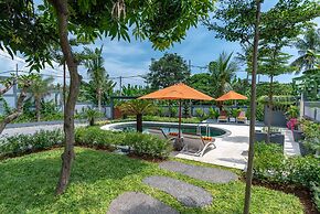 Hillside Lovina Studio