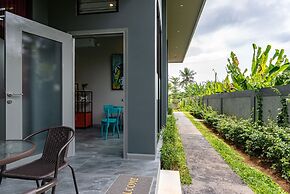 Hillside Lovina Studio