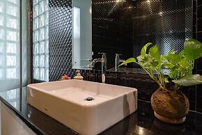 Hillside Lovina Studio