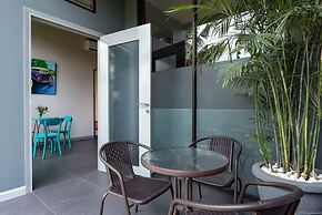 Hillside Lovina Studio