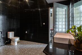 Hillside Lovina Studio