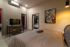 Hillside Lovina Studio