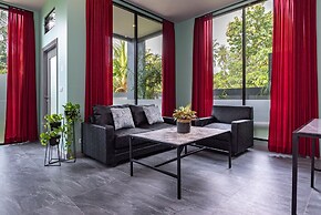 Hillside Lovina Studio