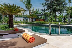 Hillside Lovina Studio