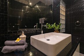 Hillside Lovina Studio