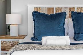 Big Bay Beach Club J32