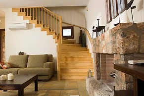 Beautiful 3-bed Sea Front Villa in Agios Nikolaos