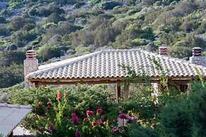 Beautiful 3-bed Sea Front Villa in Agios Nikolaos