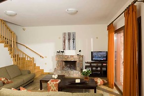 Beautiful 3-bed Sea Front Villa in Agios Nikolaos