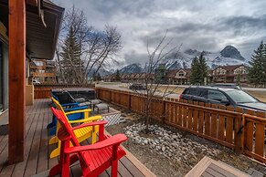 P1 - Private Hot Tub - 3 Bedroom Home - Mountain View