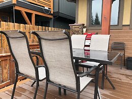 P1 - Private Hot Tub - 3 Bedroom Home - Mountain View