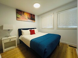 P1 - Private Hot Tub - 3 Bedroom Home - Mountain View