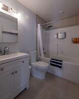 P1 - Private Hot Tub - 3 Bedroom Home - Mountain View