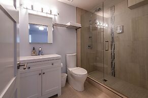 P1 - Private Hot Tub - 3 Bedroom Home - Mountain View