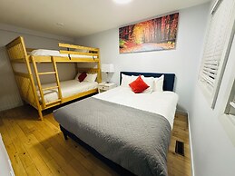 P1 - Private Hot Tub - 3 Bedroom Home - Mountain View